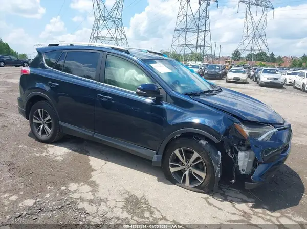 JTMRFREV7HJ119085 2017 TOYOTA RAV 4 - Image 1