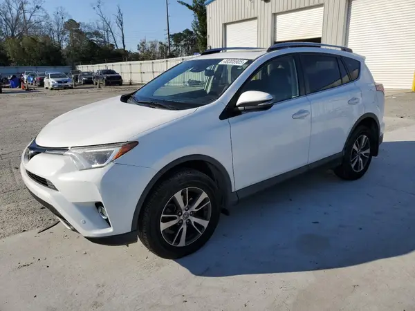 JTMRFREV7HJ125890 2017 TOYOTA RAV 4 - Image 1