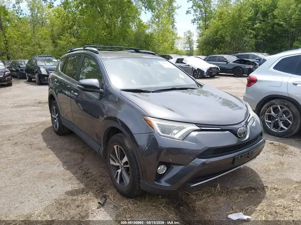 JTMRFREV7HJ143810 2017 TOYOTA RAV 4 - Image 1