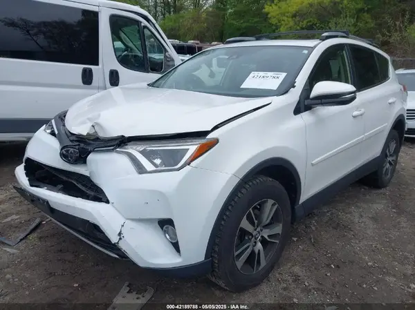 JTMRFREV7JD250084 2018 TOYOTA RAV 4 - Image 2