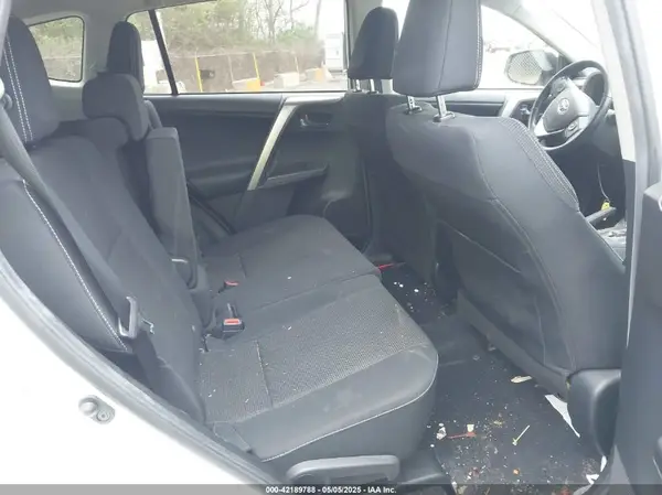 JTMRFREV7JD250084 2018 TOYOTA RAV 4 - Image 8