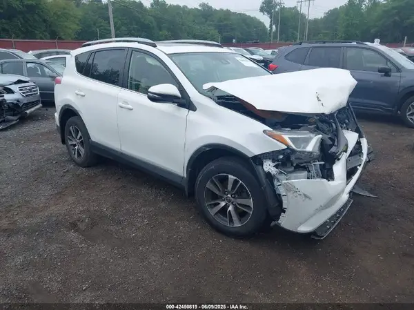 JTMRFREV7JJ731342 2018 TOYOTA RAV 4 - Image 1