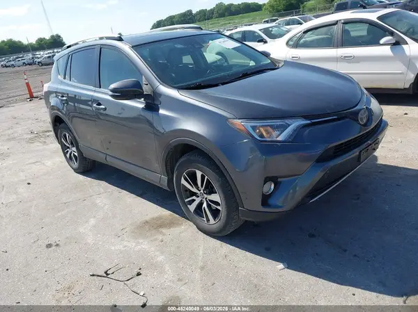 JTMRFREV8HD203429 2017 TOYOTA RAV 4 - Image 1