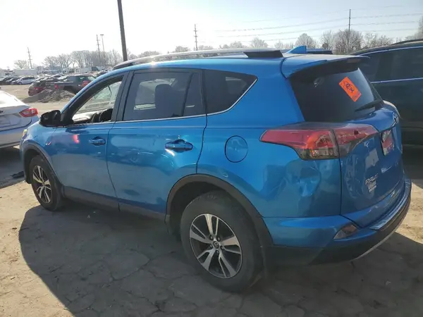 JTMRFREV8HD212244 2017 TOYOTA RAV 4 - Image 2