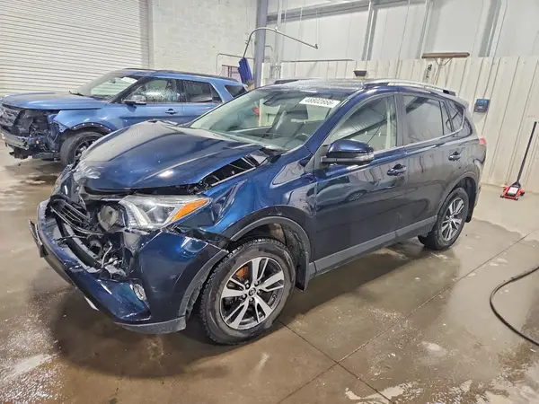 JTMRFREV8HJ106197 2017 TOYOTA RAV 4 - Image 1