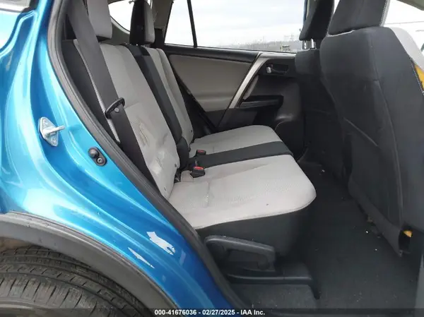 JTMRFREV8HJ117393 2017 TOYOTA RAV 4 - Image 8
