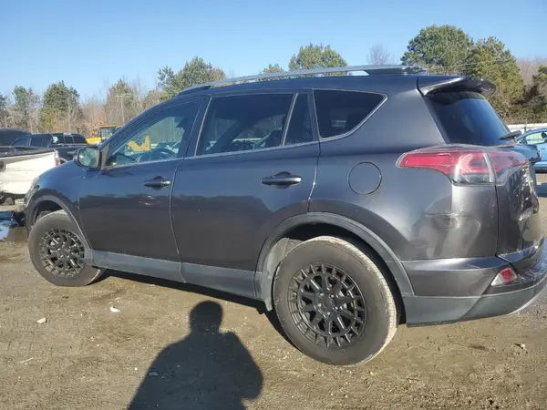 JTMRFREV8HJ117846 2017 TOYOTA RAV 4 - Image 2