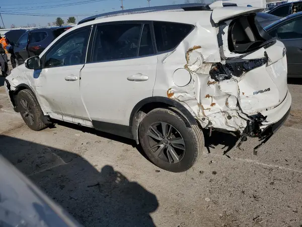 JTMRFREV8HJ131035 2017 TOYOTA RAV 4 - Image 2