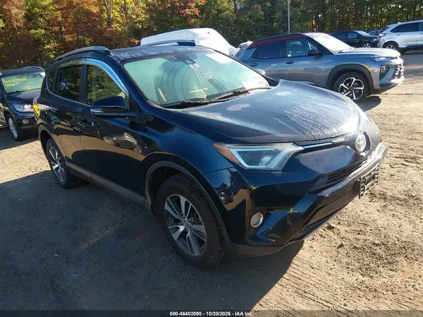 JTMRFREV8HJ705472 2017 TOYOTA RAV 4 - Image 1
