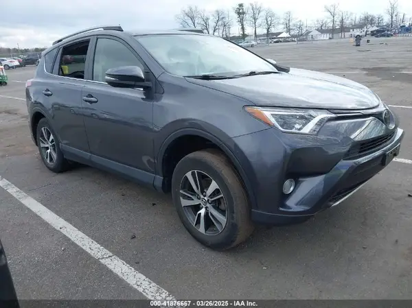 JTMRFREV8HJ711322 2017 TOYOTA RAV 4 - Image 1