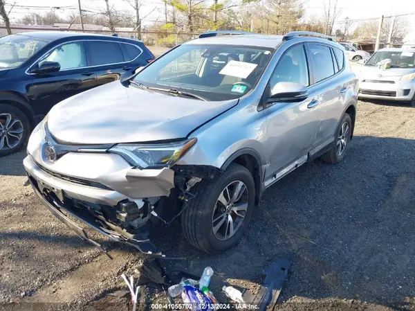 JTMRFREV8JD238123 2018 TOYOTA RAV 4 - Image 2