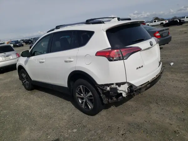 JTMRFREV8JD243158 2018 TOYOTA RAV 4 - Image 2