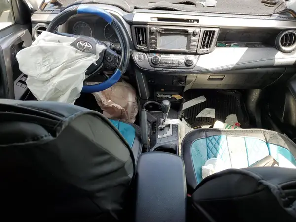 JTMRFREV8JJ205933 2018 TOYOTA RAV 4 - Image 8