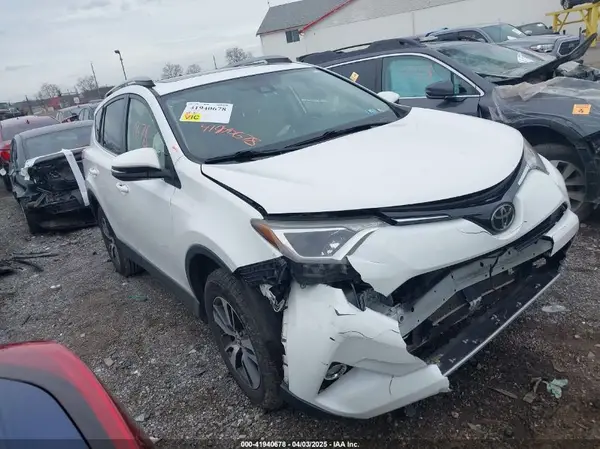 JTMRFREV8JJ225065 2018 TOYOTA RAV 4 - Image 1