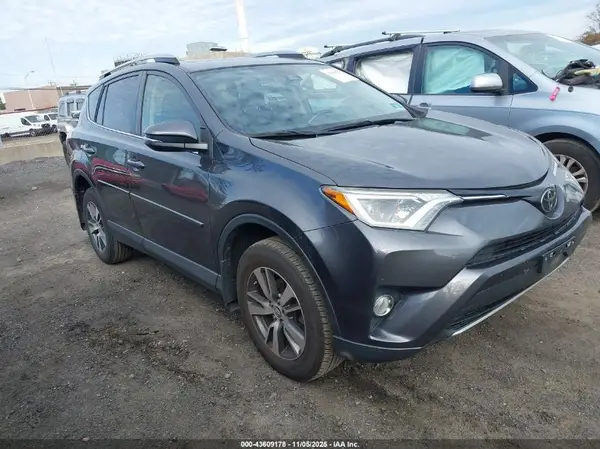 JTMRFREV8JJ233764 2018 TOYOTA RAV 4 - Image 1