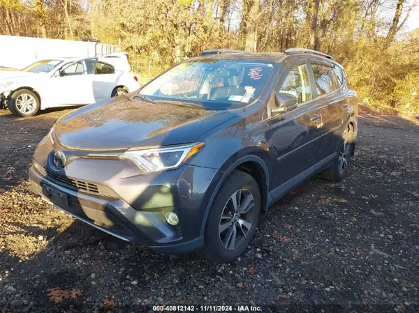 JTMRFREV8JJ242092 2018 TOYOTA RAV 4 - Image 2