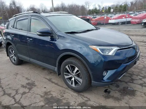 JTMRFREV9HD210826 2017 TOYOTA RAV 4 - Image 1