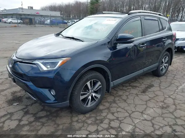JTMRFREV9HD210826 2017 TOYOTA RAV 4 - Image 2