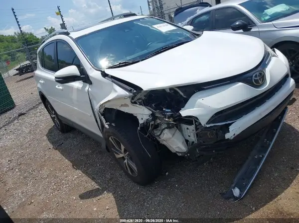 JTMRFREV9HD212771 2017 TOYOTA RAV 4 - Image 1