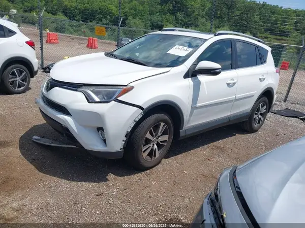 JTMRFREV9HD212771 2017 TOYOTA RAV 4 - Image 2