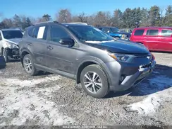 JTMRFREV9HJ127673 2017 TOYOTA RAV 4