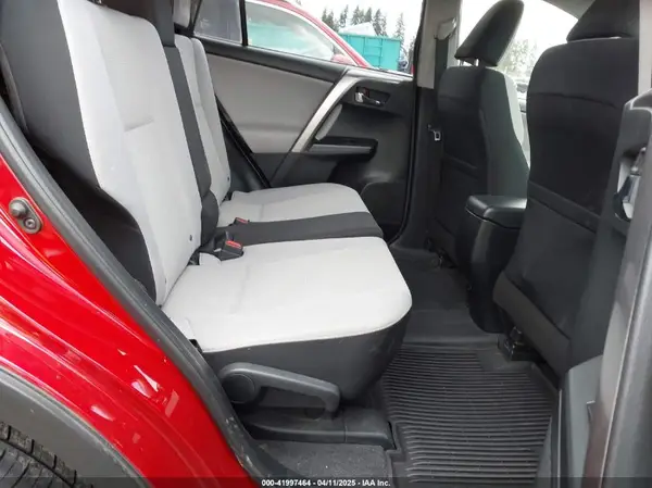JTMRFREV9HJ137877 2017 TOYOTA RAV 4 - Image 8