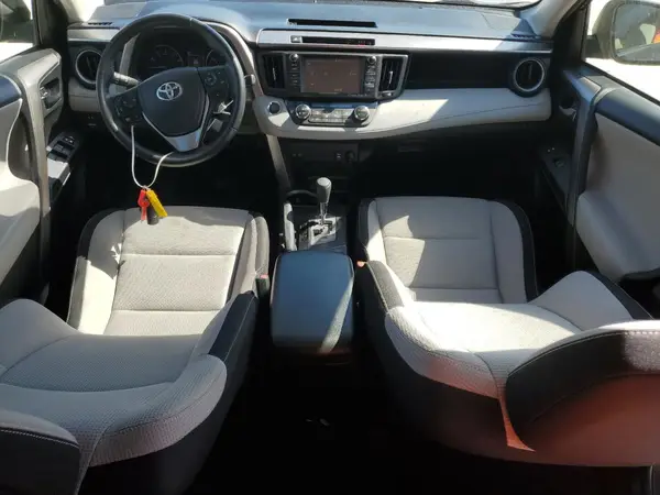 JTMRFREV9HJ143825 2017 TOYOTA RAV 4 - Image 8