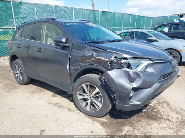 JTMRFREV9HJ152072 2017 TOYOTA RAV 4 - Image 1