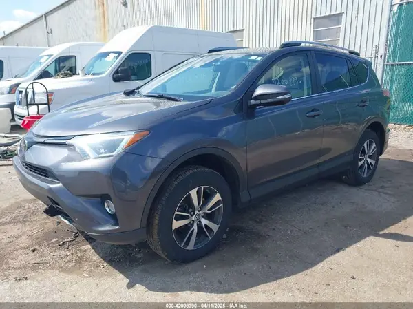 JTMRFREV9HJ152072 2017 TOYOTA RAV 4 - Image 2