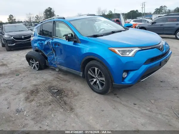 JTMRFREV9HJ703228 2017 TOYOTA RAV 4 - Image 1