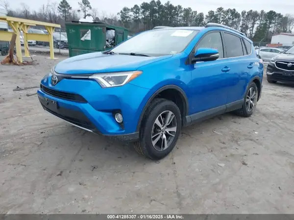 JTMRFREV9HJ703228 2017 TOYOTA RAV 4 - Image 2