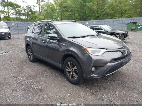 JTMRFREV9HJ703746 2017 TOYOTA RAV 4 - Image 1
