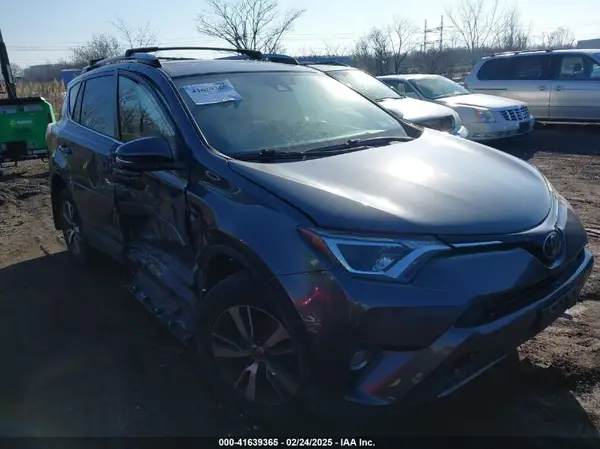 JTMRFREV9JD224487 2018 TOYOTA RAV 4 - Image 1