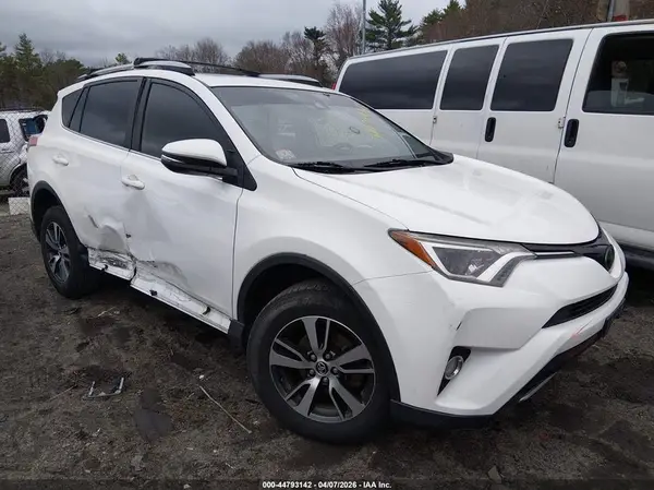 JTMRFREV9JJ190522 2018 TOYOTA RAV 4 - Image 1