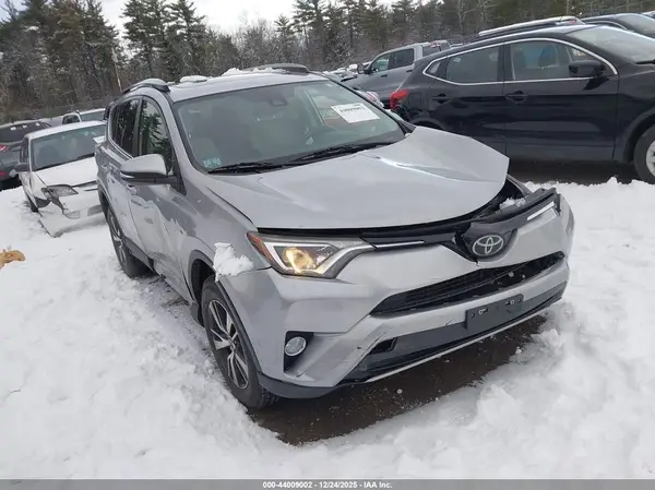 JTMRFREV9JJ212082 2018 TOYOTA RAV 4 - Image 1
