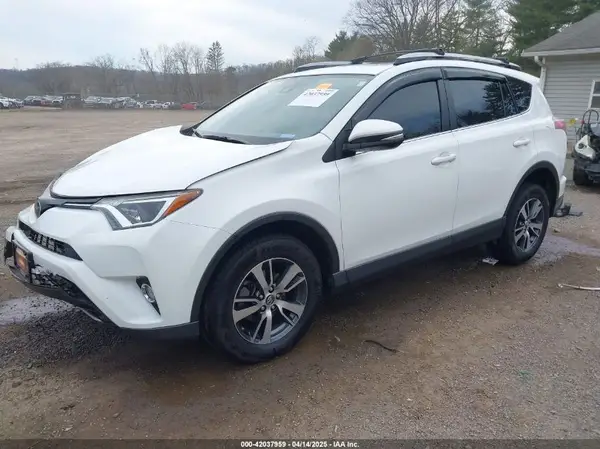 JTMRFREV9JJ218173 2018 TOYOTA RAV 4 - Image 2