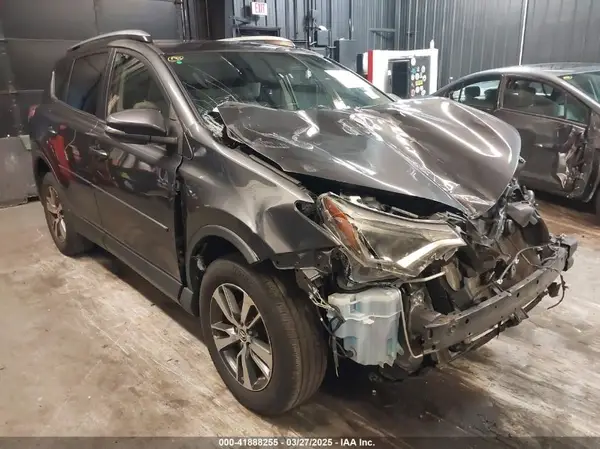 JTMRFREV9JJ224779 2018 TOYOTA RAV 4 - Image 1