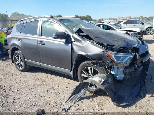 JTMRFREV9JJ234535 2018 TOYOTA RAV 4 - Image 1
