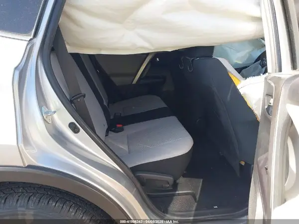 JTMRFREV9JJ259127 2018 TOYOTA RAV 4 - Image 8