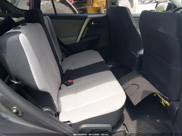 JTMRFREV9JJ722383 2018 TOYOTA RAV 4 - Image 8