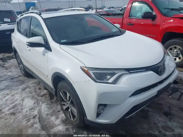 JTMRFREVXHD216490 2017 TOYOTA RAV 4 - Image 1