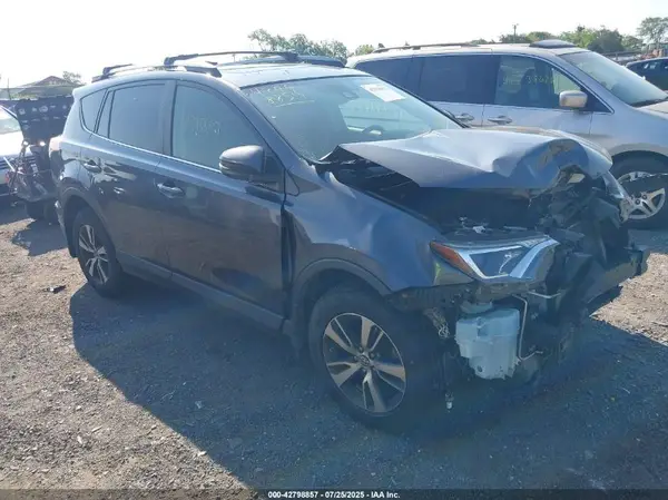 JTMRFREVXHD220264 2017 TOYOTA RAV 4 - Image 1