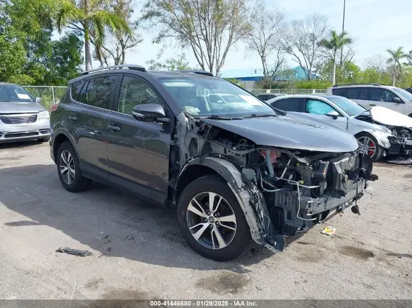JTMRFREVXHJ110848 2017 TOYOTA RAV 4 - Image 1