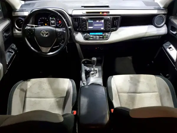 JTMRFREVXHJ110901 2017 TOYOTA RAV 4 - Image 8