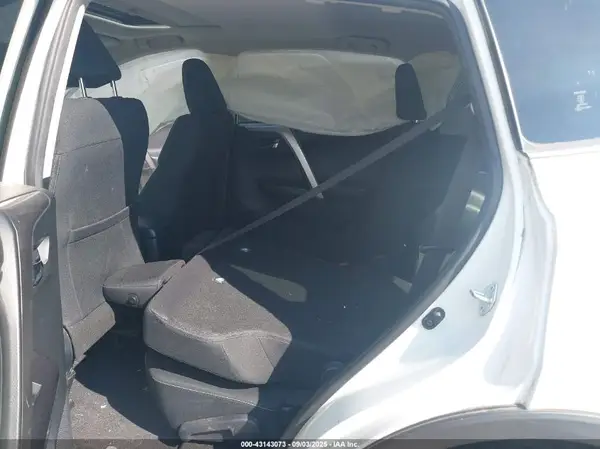 JTMRFREVXHJ123793 2017 TOYOTA RAV 4 - Image 8