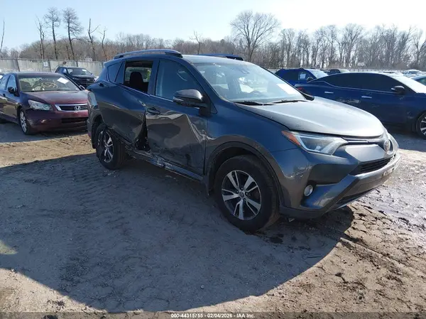 JTMRFREVXJD242562 2018 TOYOTA RAV 4 - Image 1
