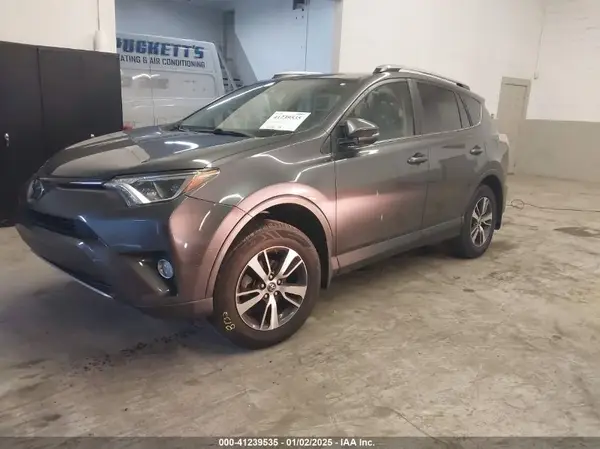 JTMRFREVXJJ205657 2018 TOYOTA RAV 4 - Image 2