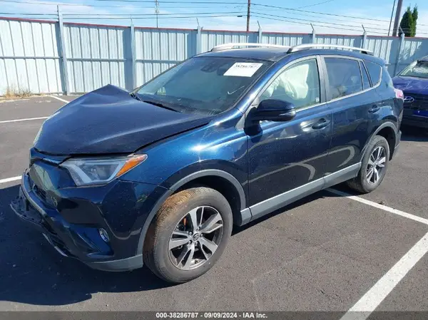 JTMRFREVXJJ239646 2018 TOYOTA RAV 4 - Image 2