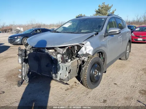 JTMRFREVXJJ245737 2018 TOYOTA RAV 4 - Image 2