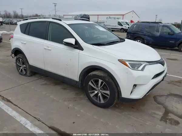 JTMRFREVXJJ724577 2018 TOYOTA RAV 4 - Image 1